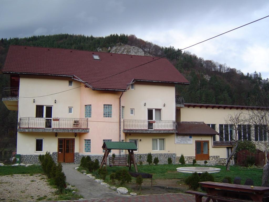Complex La Valtoare Bran  Luaran gambar